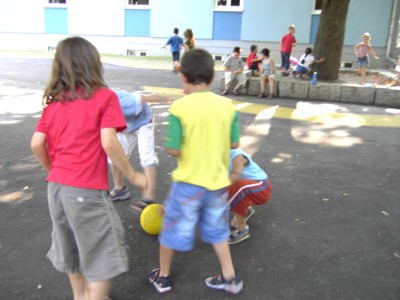 kinder spielen